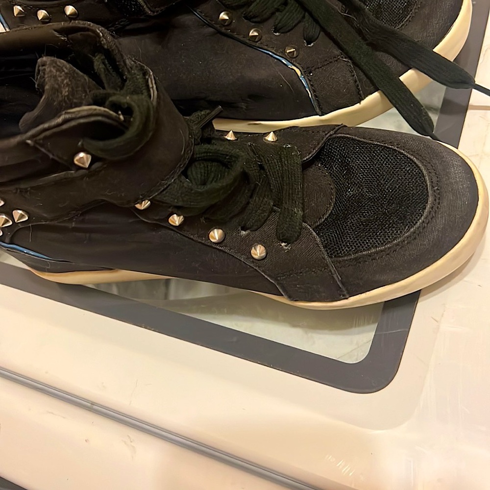 Boots g by guess size 8.5. Used